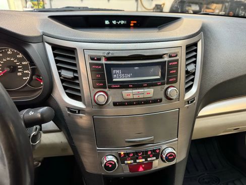 Used 2013 Subaru Legacy 2.5i Premium image 21