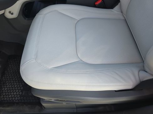 New 2026 Land Rover Defender 110 X-Dynamic SE image 29