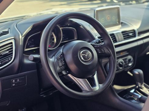 Used 2016 MAZDA MAZDA3 i Sport w/ Preferred Equipment Package image 21