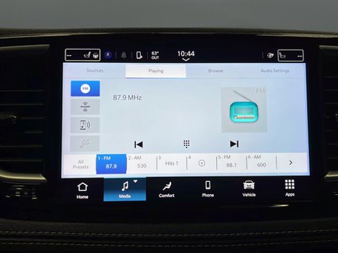 Used 2023 Chrysler Pacifica Touring-L w/ S Appearance Package AWD/4WD image 15