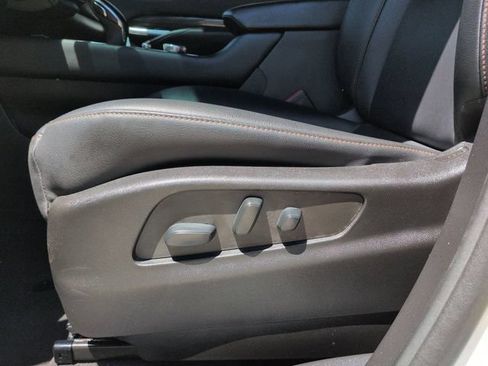 Used 2022 Cadillac XT4 Sport w/ Safety Alert Package AWD/4WD image 19