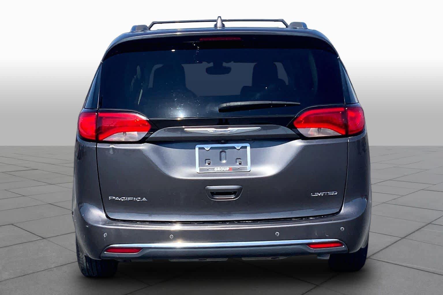 Used 2020 Chrysler Pacifica Limited FWD image 5