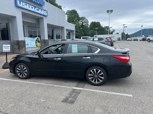 Used 2016 Nissan Altima 2.5 SL w/ Moonroof Package FWD image 7