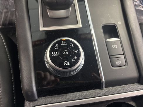 Used 2023 Mitsubishi Outlander SE image 25