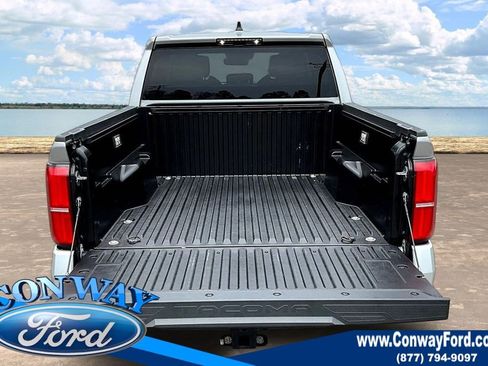 Used 2024 Toyota Tacoma TRD Off-Road image 9