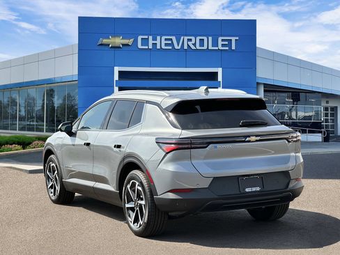 Used 2026 Chevrolet Equinox EV LT FWD image 3