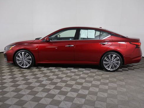 Used 2023 Nissan Altima 2.5 SL FWD image 17