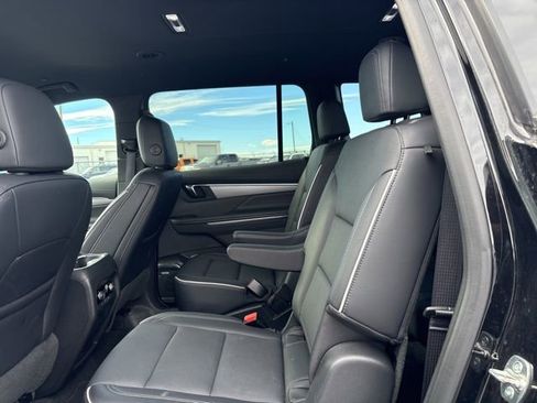 Used 2025 Buick Enclave Preferred image 7