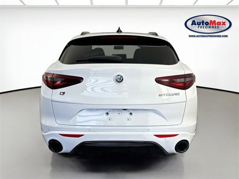 Used 2022 Alfa Romeo Stelvio Veloce image 8