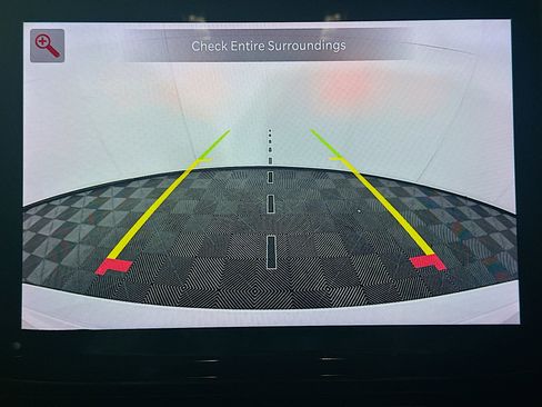 Used 2023 Jeep Grand Cherokee Limited w/ Black Appearance Package image 23