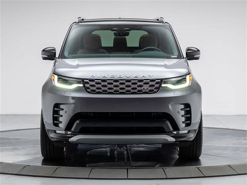 New 2026 Land Rover Discovery Limited Edition AWD/4WD image 8