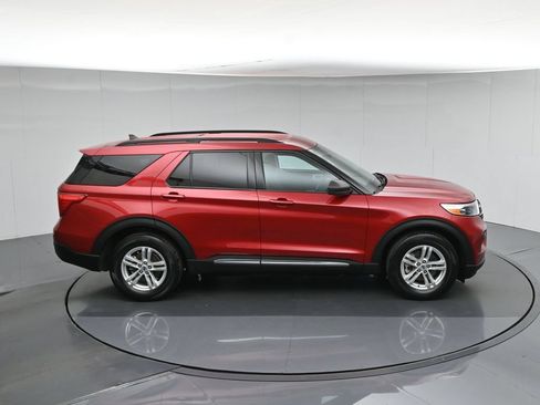Certified 2023 Ford Explorer XLT RWD image 41