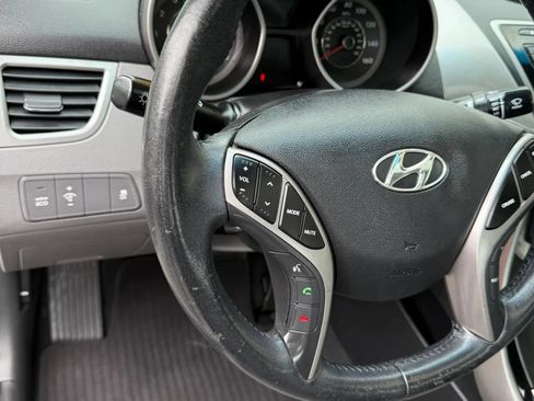 Used 2013 Hyundai Elantra Limited FWD image 32