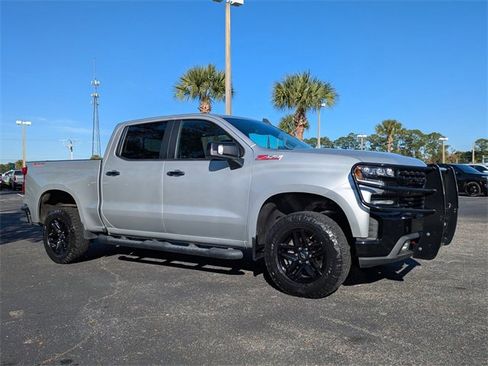 Used 2021 Chevrolet Silverado 1500 LT Trail Boss w/ Convenience Package II image 2