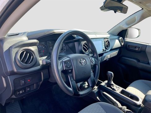 Used 2022 Toyota Tacoma SR image 9