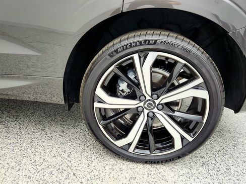 Used 2024 Volvo XC60 T8 Ultimate w/ Protection Package Premier AWD/4WD image 9