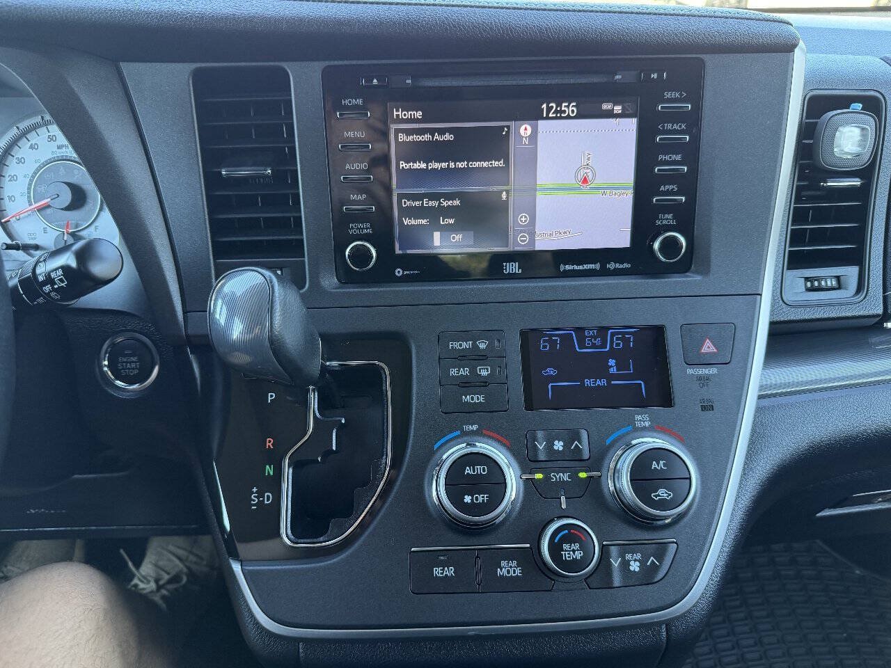 Used 2020 Toyota Sienna SE Premium w/ Nightshade Edition FWD image 29