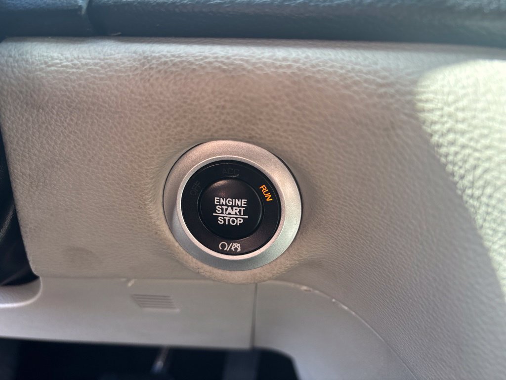 Used 2017 Chrysler Pacifica Limited FWD image 20
