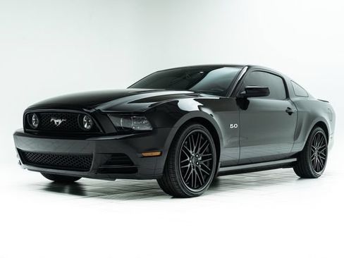 Used 2013 Ford Mustang GT RWD image 8