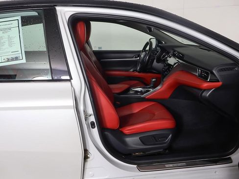 Used 2019 Toyota Camry XSE image 30