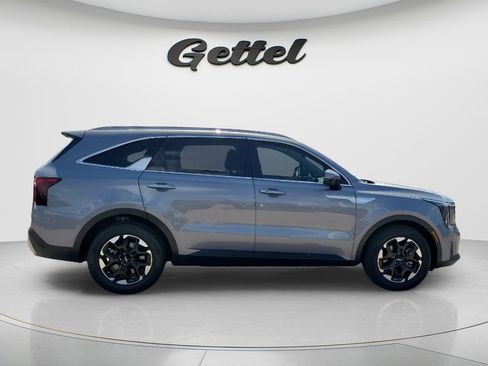 Used 2024 Kia Sorento S FWD image 4