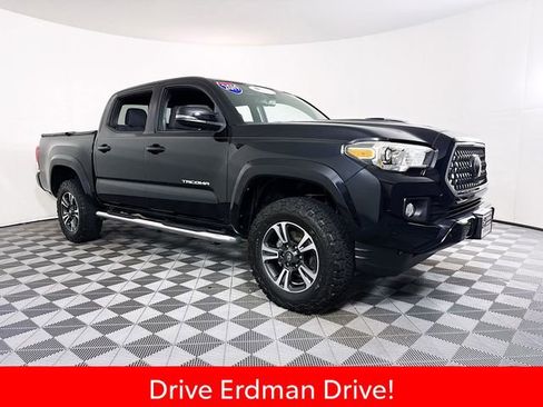 Certified 2019 Toyota Tacoma TRD Sport AWD/4WD image 1