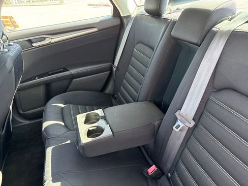 Used 2015 Ford Fusion SE FWD image 20