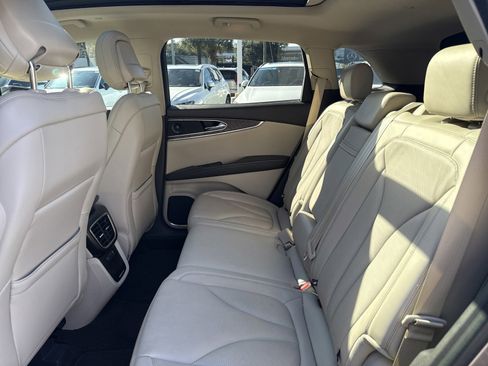 Used 2020 Lincoln Nautilus Reserve image 18