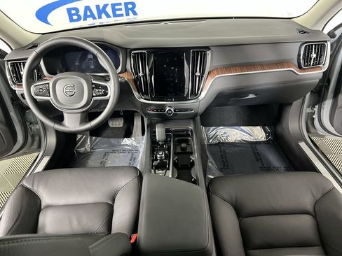 Used 2025 Volvo V60 B5 Cross Country Plus AWD/4WD image 21