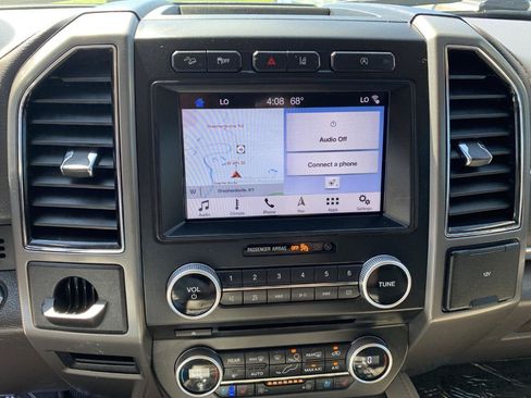 Used 2018 Ford Expedition Max XLT w/ Equipment Group 202A AWD/4WD image 23