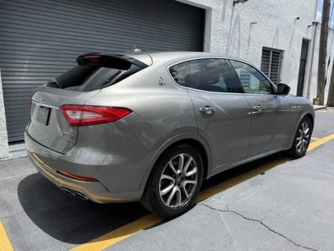 Used 2019 Maserati Levante AWD/4WD image 5