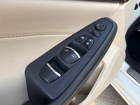 Used 2018 Nissan Maxima Platinum FWD image 17