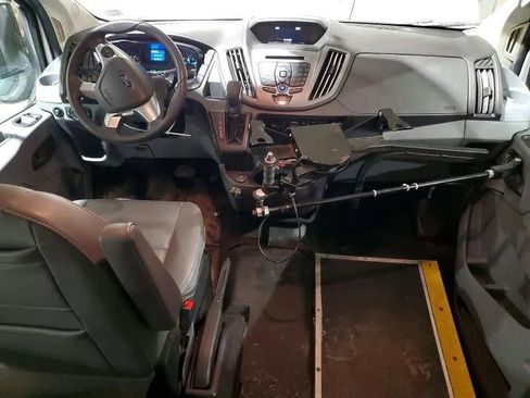 Used 2019 Ford Transit 150 XL image 8