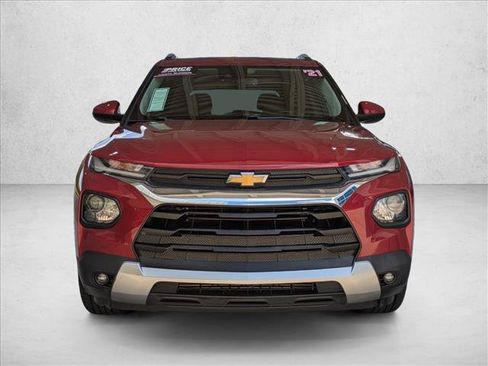 Used 2021 Chevrolet TrailBlazer LT w/ Convenience Package FWD image 2
