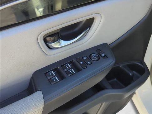 Used 2023 Honda Pilot LX image 12