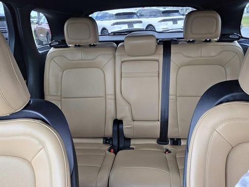 Used 2022 Lincoln Corsair Reserve w/ Elements Package FWD image 17