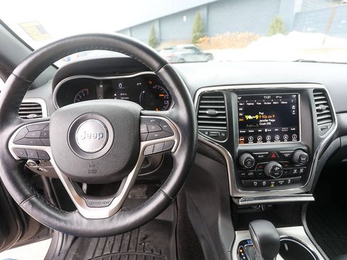 Used 2018 Jeep Grand Cherokee Altitude image 12