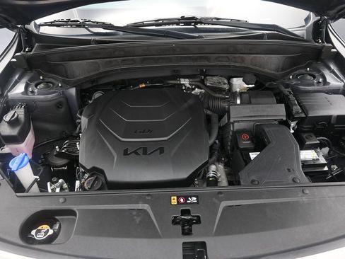Used 2024 Kia Telluride S w/ S Sunroof Package FWD image 16
