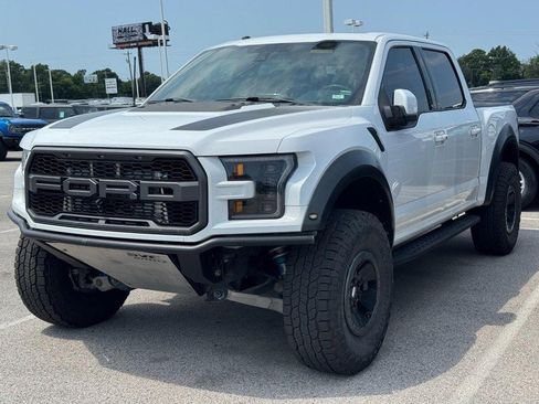 Used 2018 Ford F150 Raptor w/ Equipment Group 802A Luxury AWD/4WD image 2