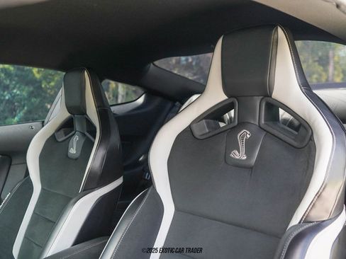 Used 2022 Ford Mustang Shelby GT500 w/ Technology Package image 38