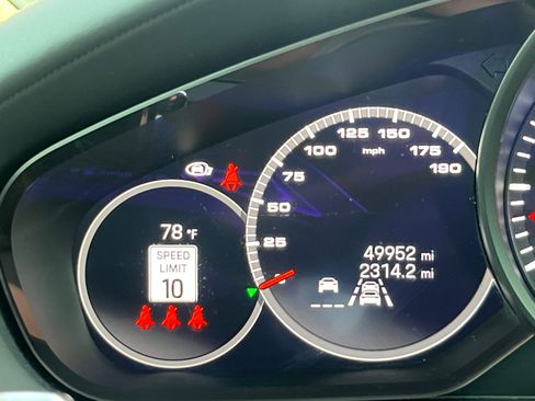 Used 2023 Porsche Panamera 4 Platinum Edition AWD/4WD image 11
