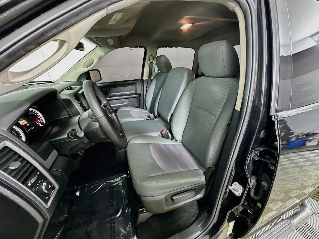Used 2016 RAM 1500 Express RWD image 20