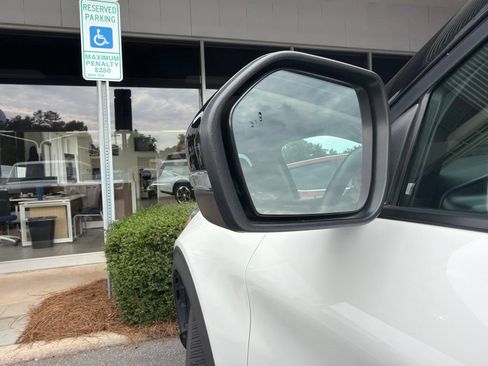 Used 2020 Ford Explorer Limited RWD image 13