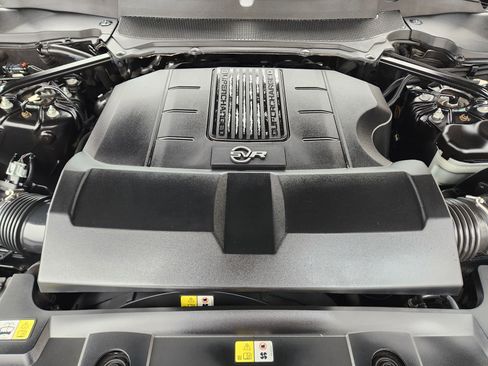 Used 2019 Land Rover Range Rover Sport SVR image 32