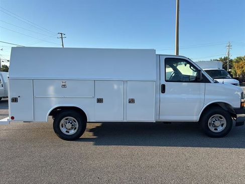 New 2025 Chevrolet Express 3500 w/ Power Convenience Package image 11