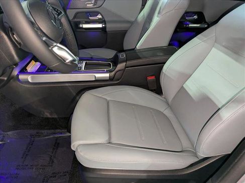 New 2026 Mercedes-Benz GLB 250 image 4