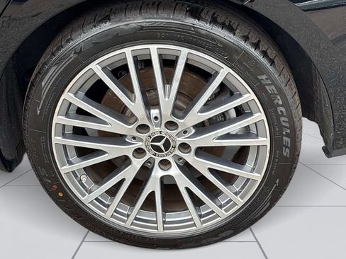 Used 2025 Mercedes-Benz CLA 250 4MATIC image 12