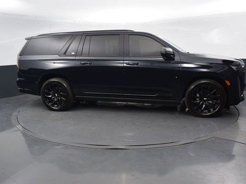 Certified 2023 Cadillac Escalade ESV Sport Platinum w/ LPO, ONYX Package image 7