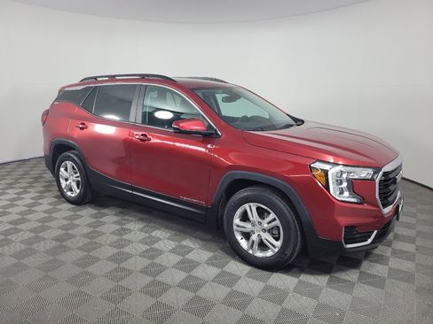 Used 2023 GMC Terrain SLE w/ Driver Convenience Package FWD image 11