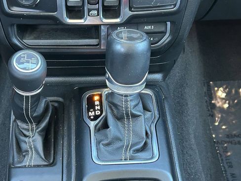 Used 2023 Jeep Wrangler Unlimited Sahara w/ Cold Weather Group image 17